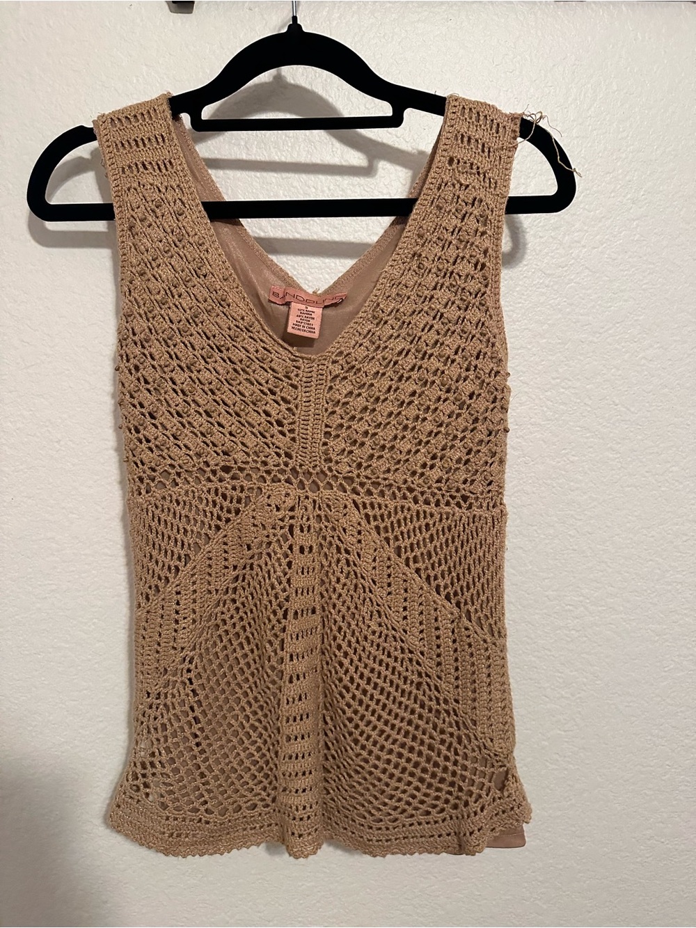 Bandolino Beige Crochet V-Neck Tank